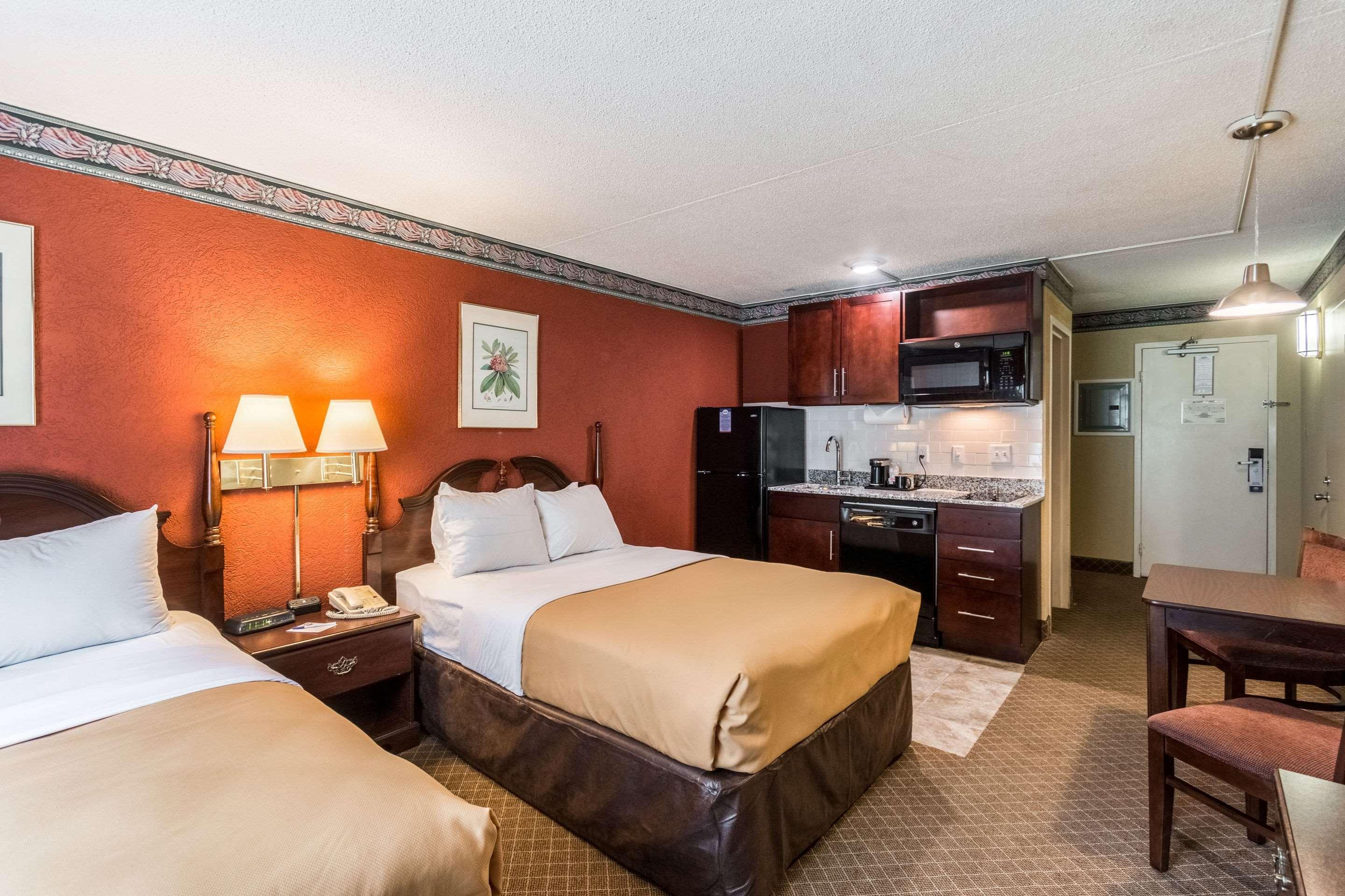 Suburban Extended Stay Hotel Fairmont Εξωτερικό φωτογραφία