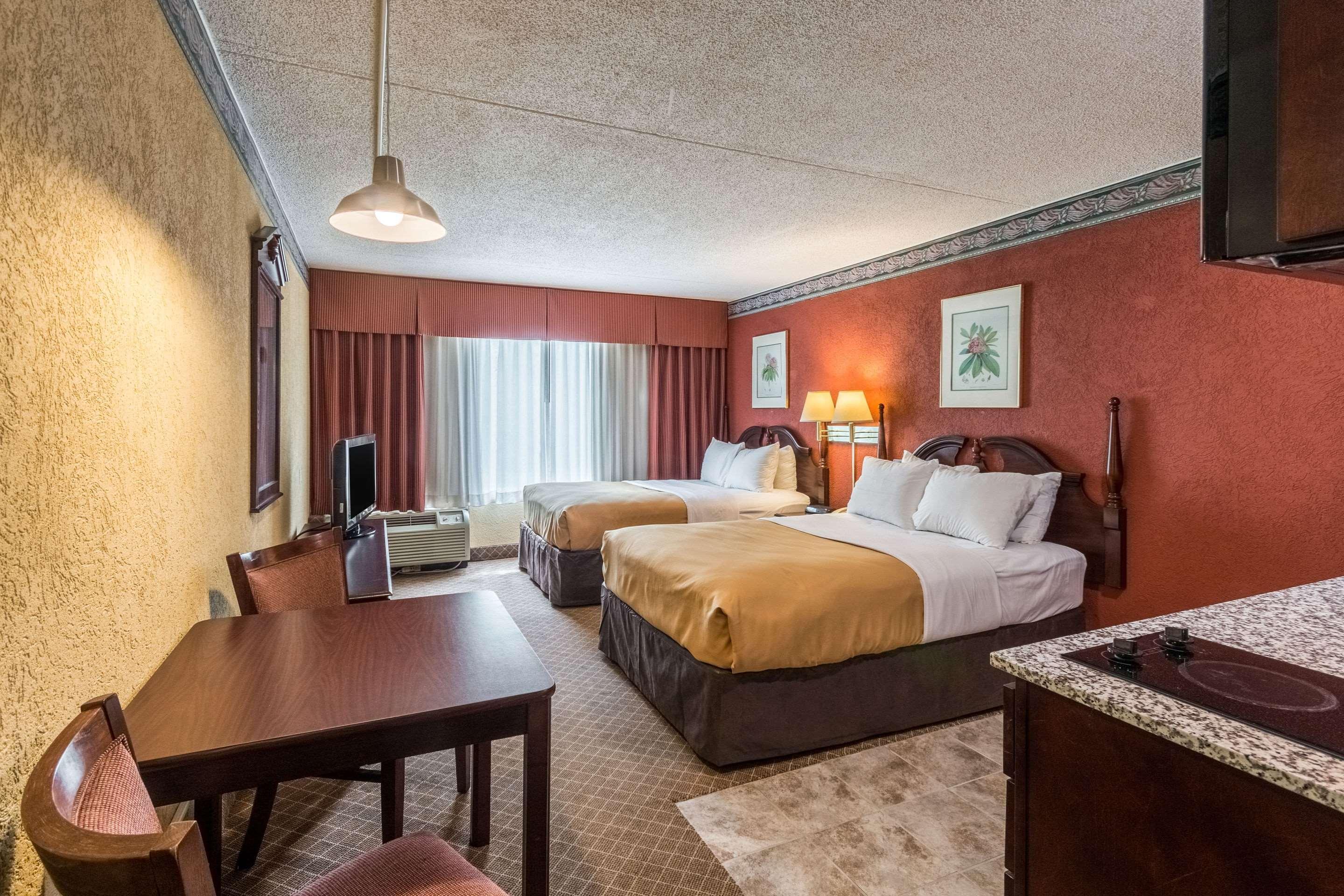 Suburban Extended Stay Hotel Fairmont Εξωτερικό φωτογραφία