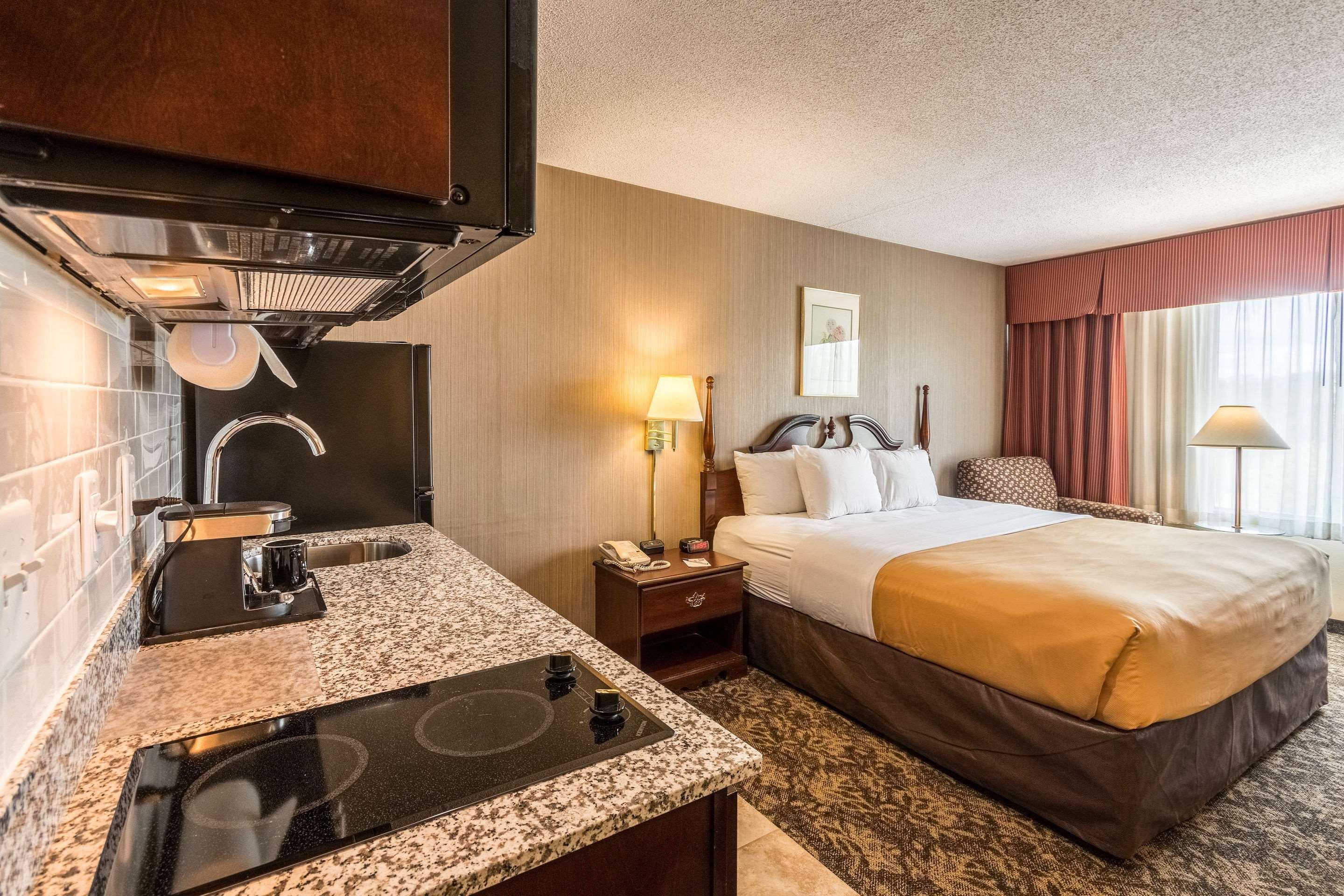 Suburban Extended Stay Hotel Fairmont Εξωτερικό φωτογραφία