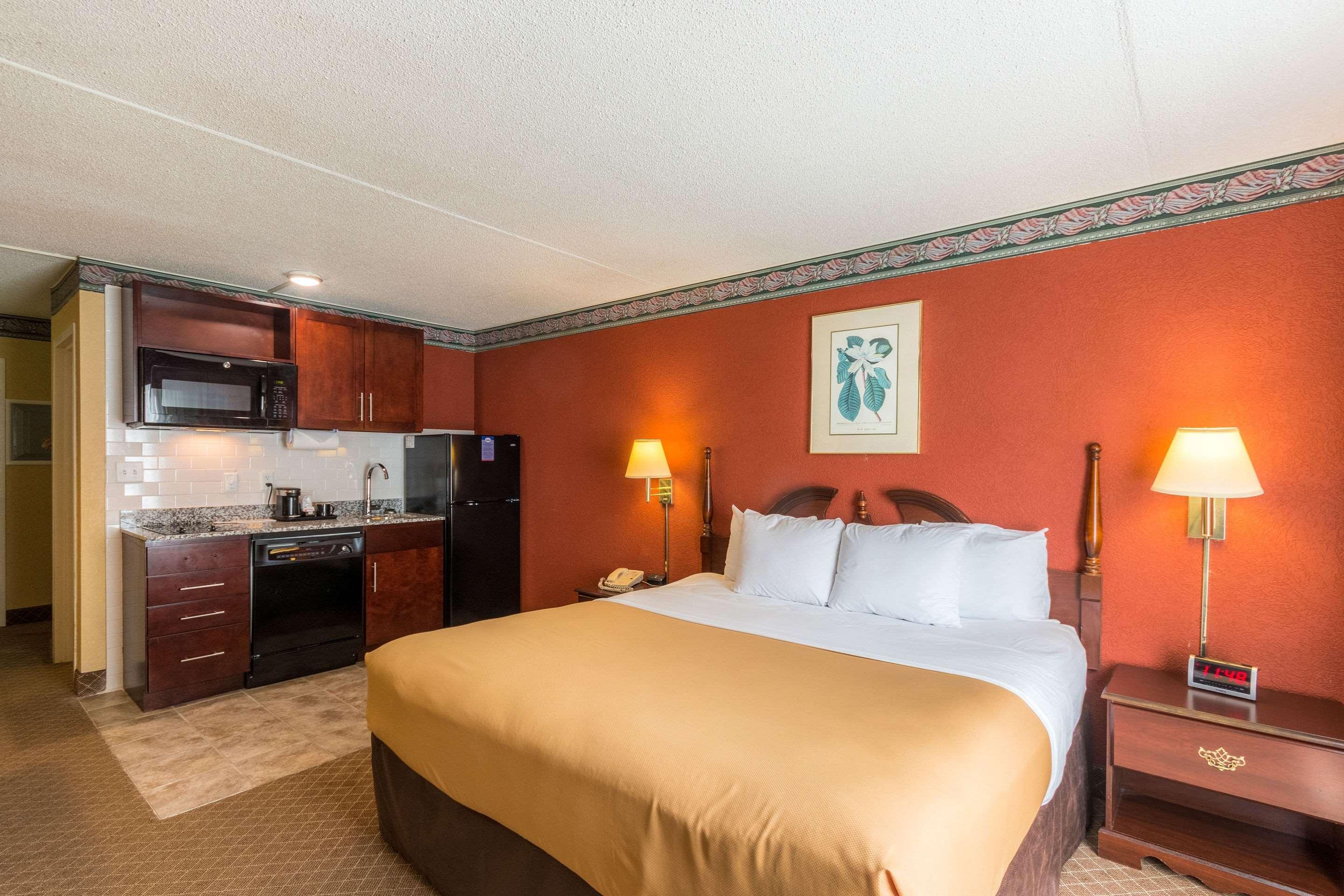 Suburban Extended Stay Hotel Fairmont Εξωτερικό φωτογραφία