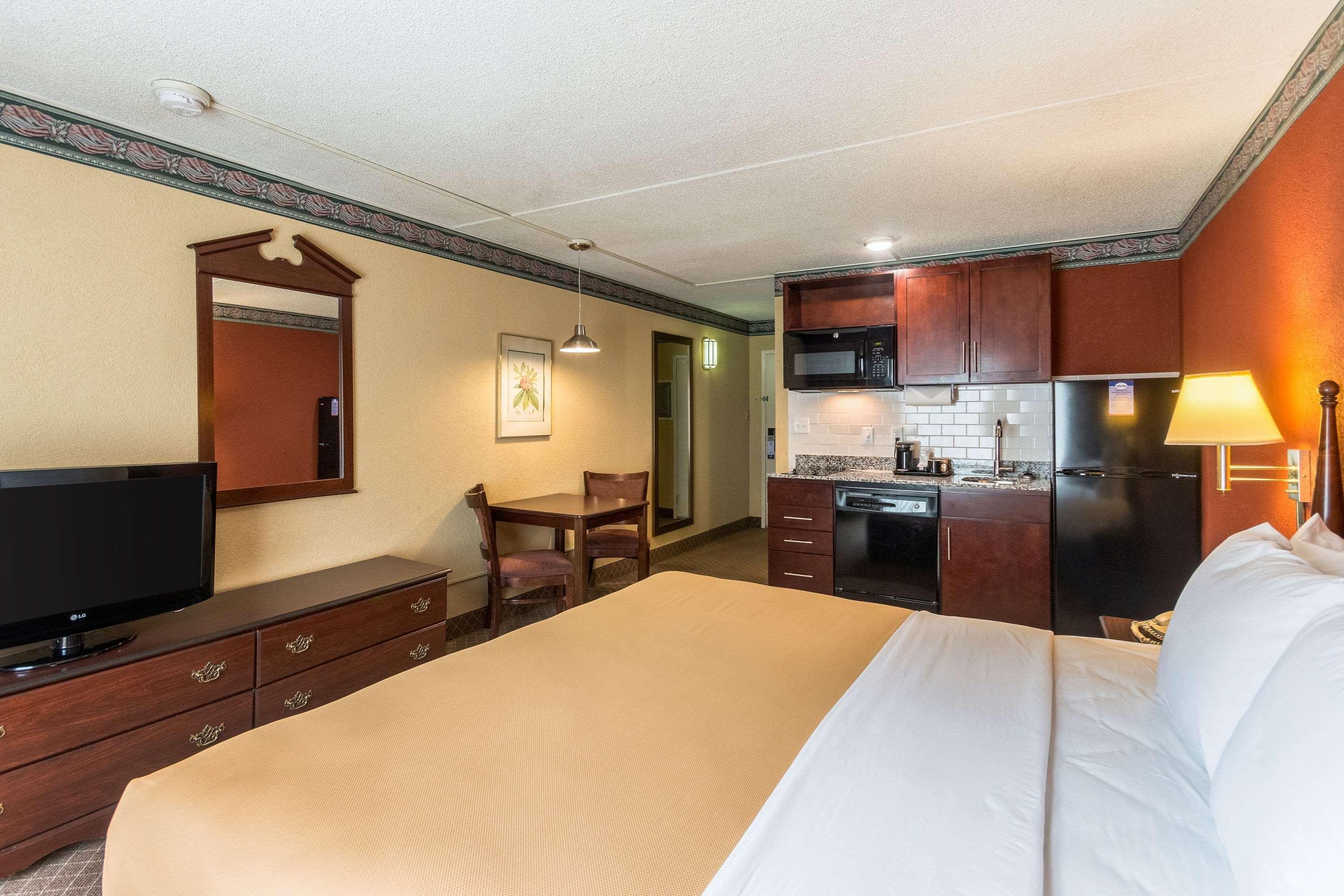 Suburban Extended Stay Hotel Fairmont Εξωτερικό φωτογραφία