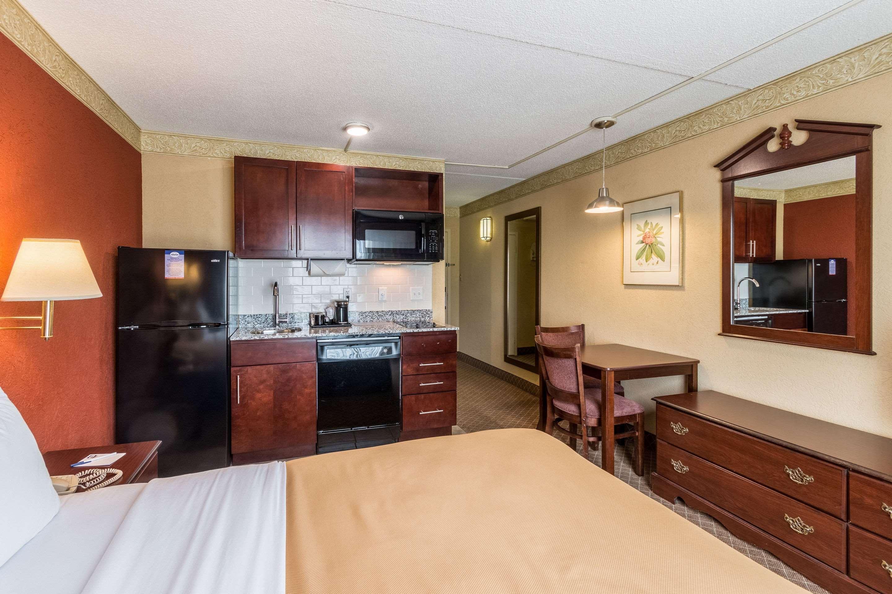 Suburban Extended Stay Hotel Fairmont Εξωτερικό φωτογραφία